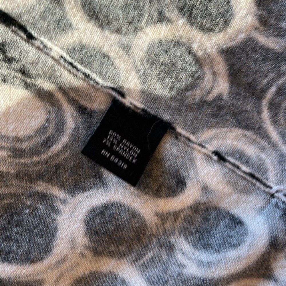 Circle Pattern wrap Sweater - Picture 4 of 4